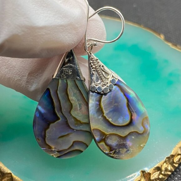 Shell Dangle Drop Earrings - Picture 2 of 4